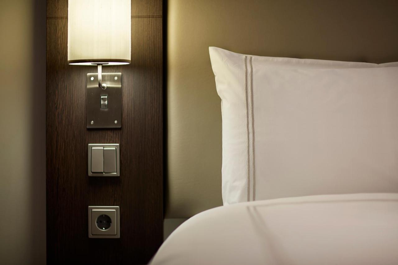 Premier Inn Mannheim City Centre Экстерьер фото